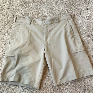 Men’s Nike Golf Fit Dry size 36